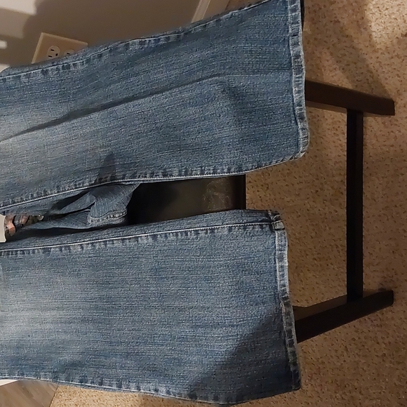 Embroidered Sequins Jeans - Picture 8 of 8